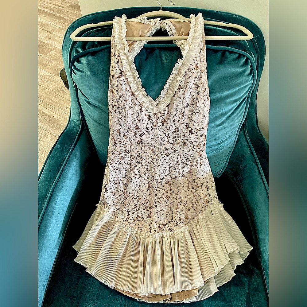 🌟 **Musette White Lace Dress - Size Small** 🌟